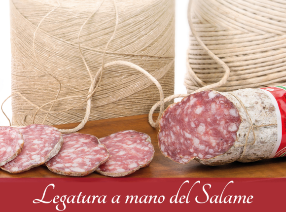 La legatura a mano dei nostri salami - Salumificio Zironi & c. salami,  salsiccia e insaccati italiani